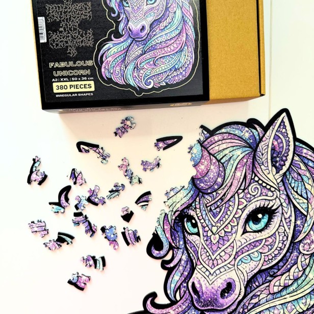 puzzle drewniane z kolorowym jednorożcem, puzzle jednorożec